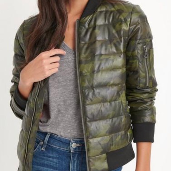 🔥Final price drop 🔥 NEW Lucky brand Camouflage puffer Bomber M - Picture 3 of 8
